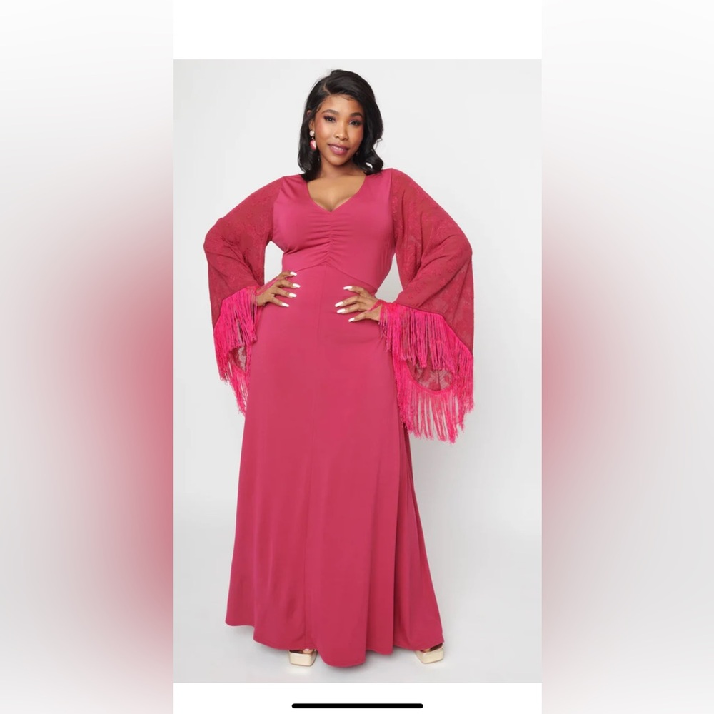 Long, pretty dark pink dress size 2X. From unique vintage.